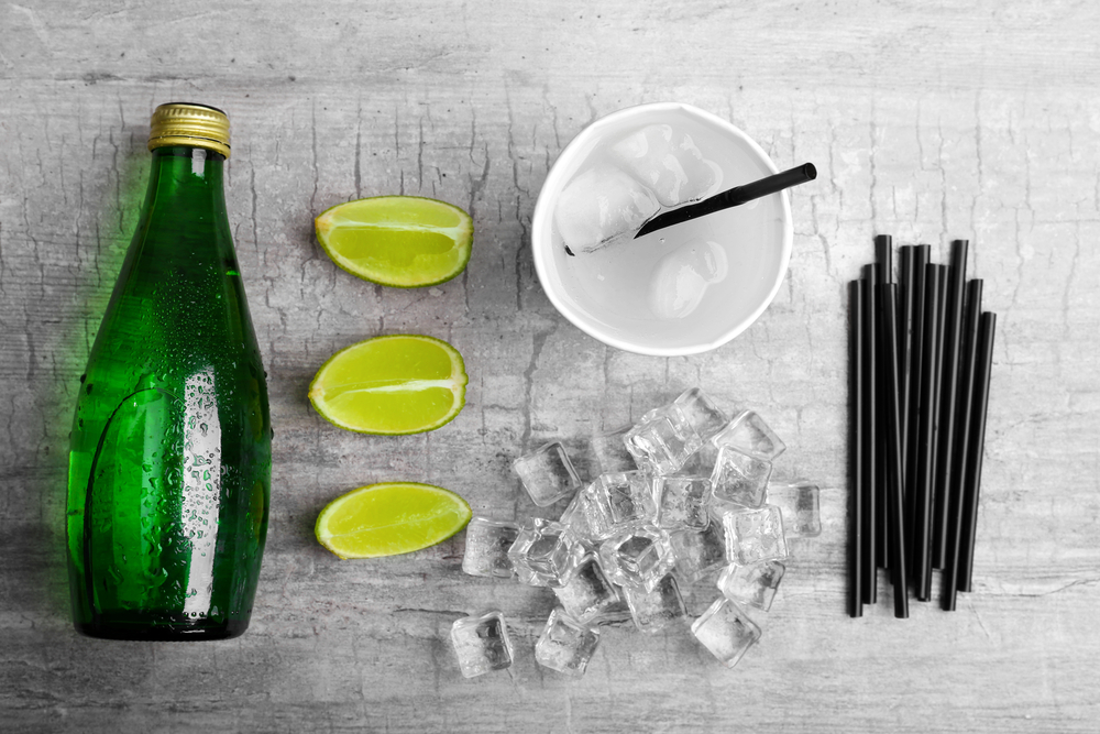 Cannucce nere da cocktail biodegradabili